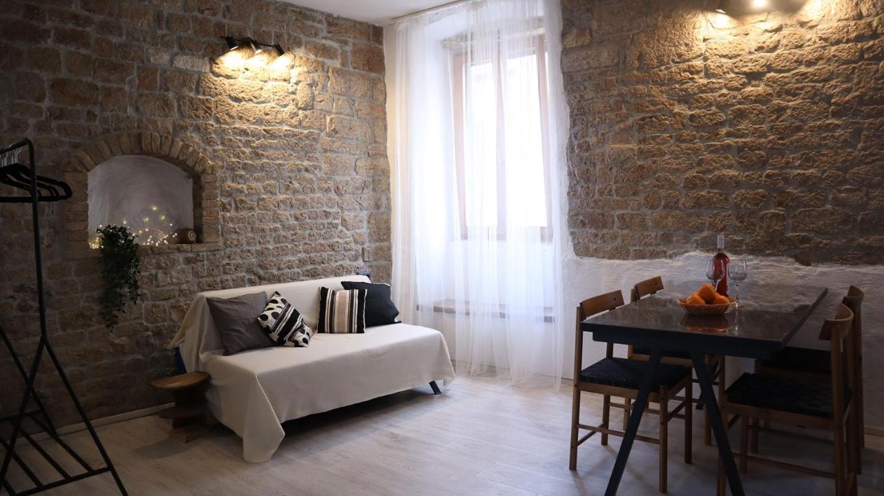 Orange Apartment ชิเบนิก ภายนอก รูปภาพ